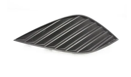 Toyota Camry Fog Light Cover Close Right 2019